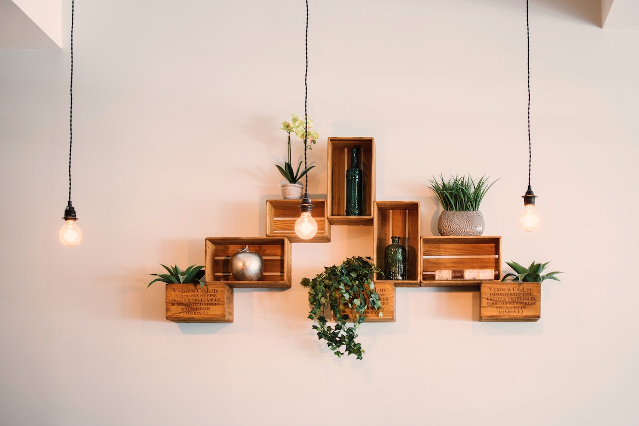 Pflanzen Holz Wohnzimmer Deko Ein Moodboard kann Ihnen helfen, bei der Gestaltung von Innenräumen den Überblick zu behalten